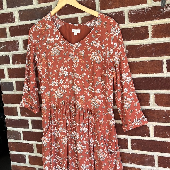 Garnet Hill Bohemian Pocket Detail dress in clay sari floral - Picture 4 of 7